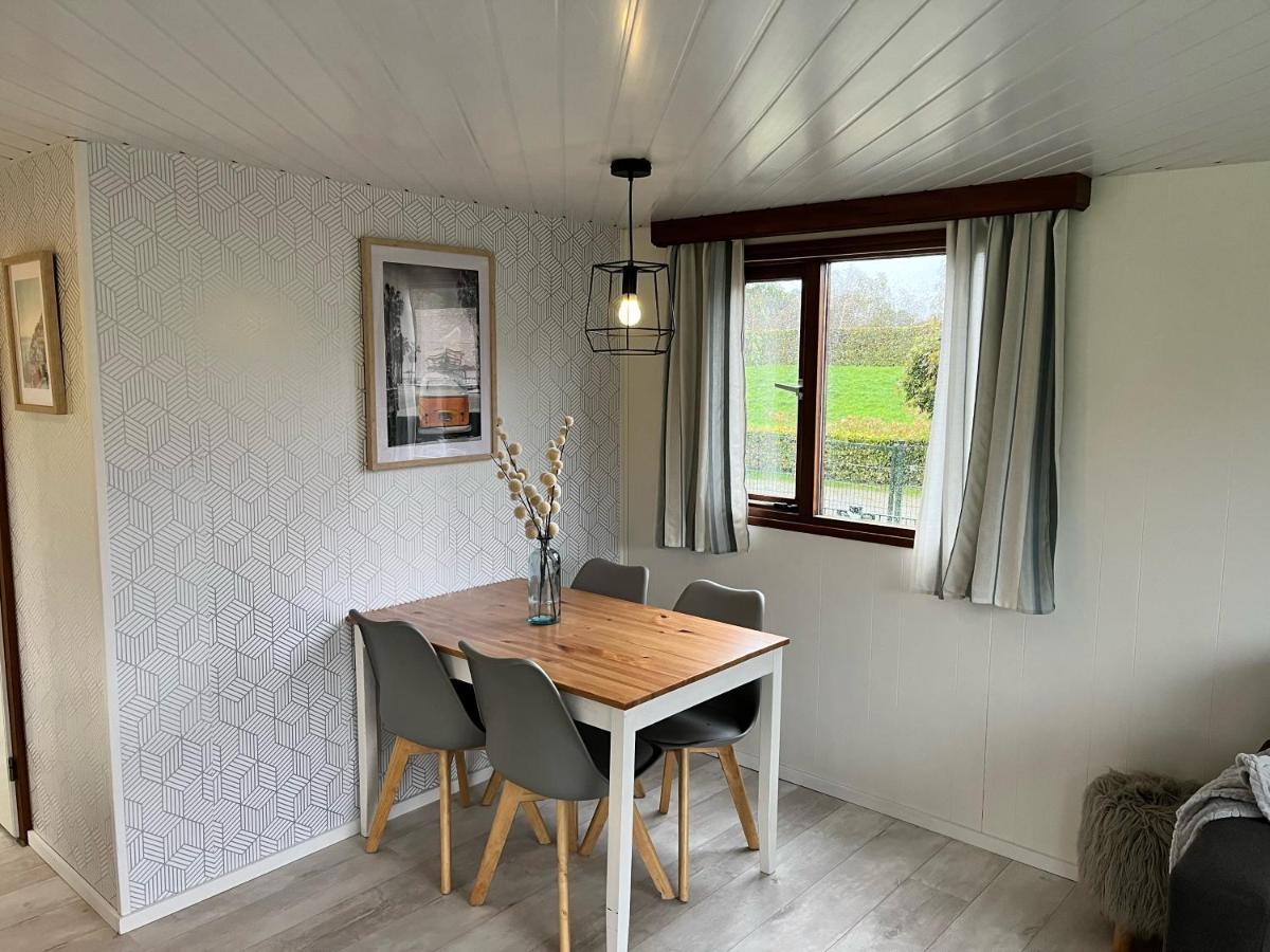 Vrijstaand Chalet Met Veel Buitenruimte En Veranda Zuid-Scharwoude Dış mekan fotoğraf