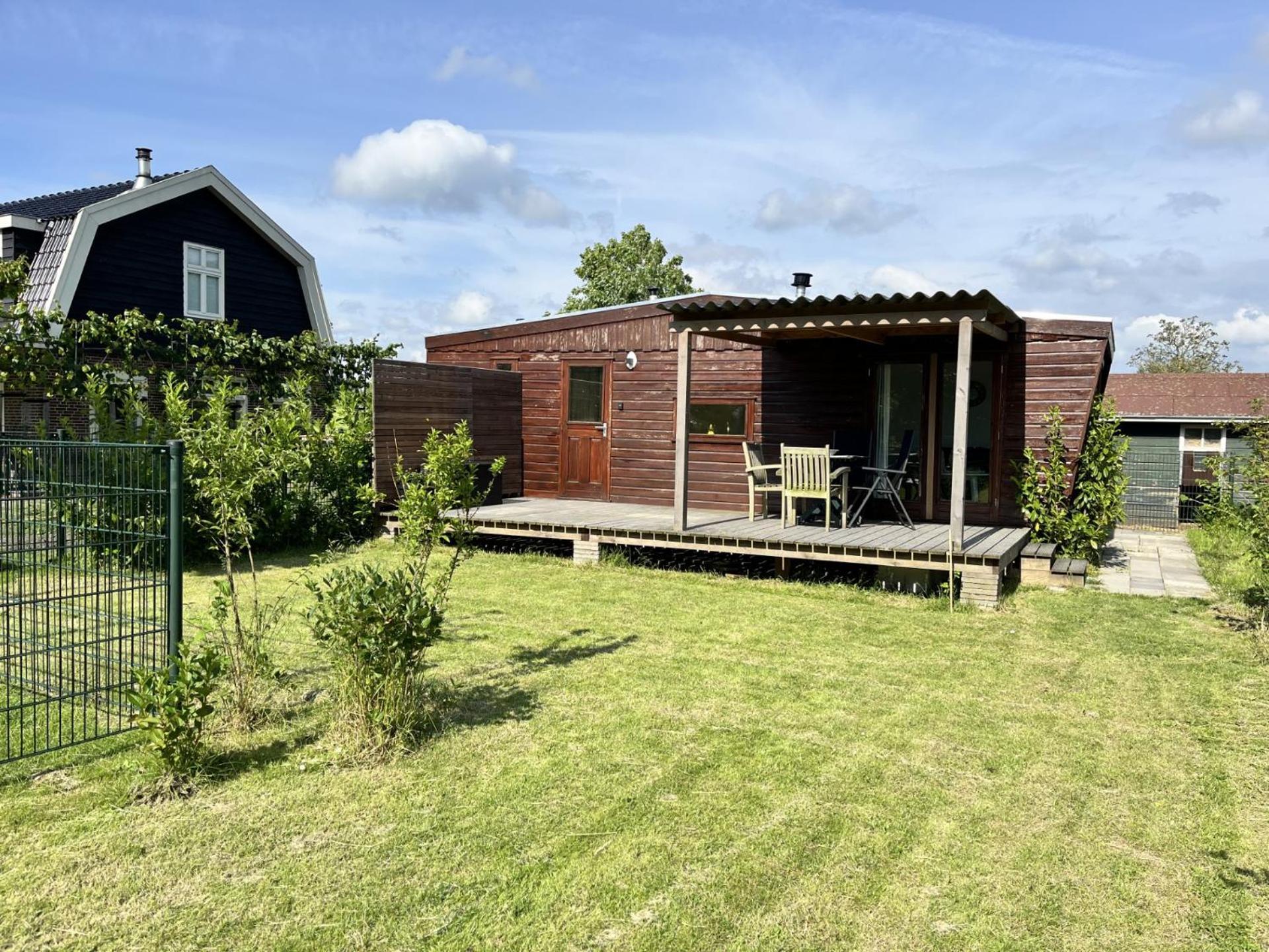 Vrijstaand Chalet Met Veel Buitenruimte En Veranda Zuid-Scharwoude Dış mekan fotoğraf