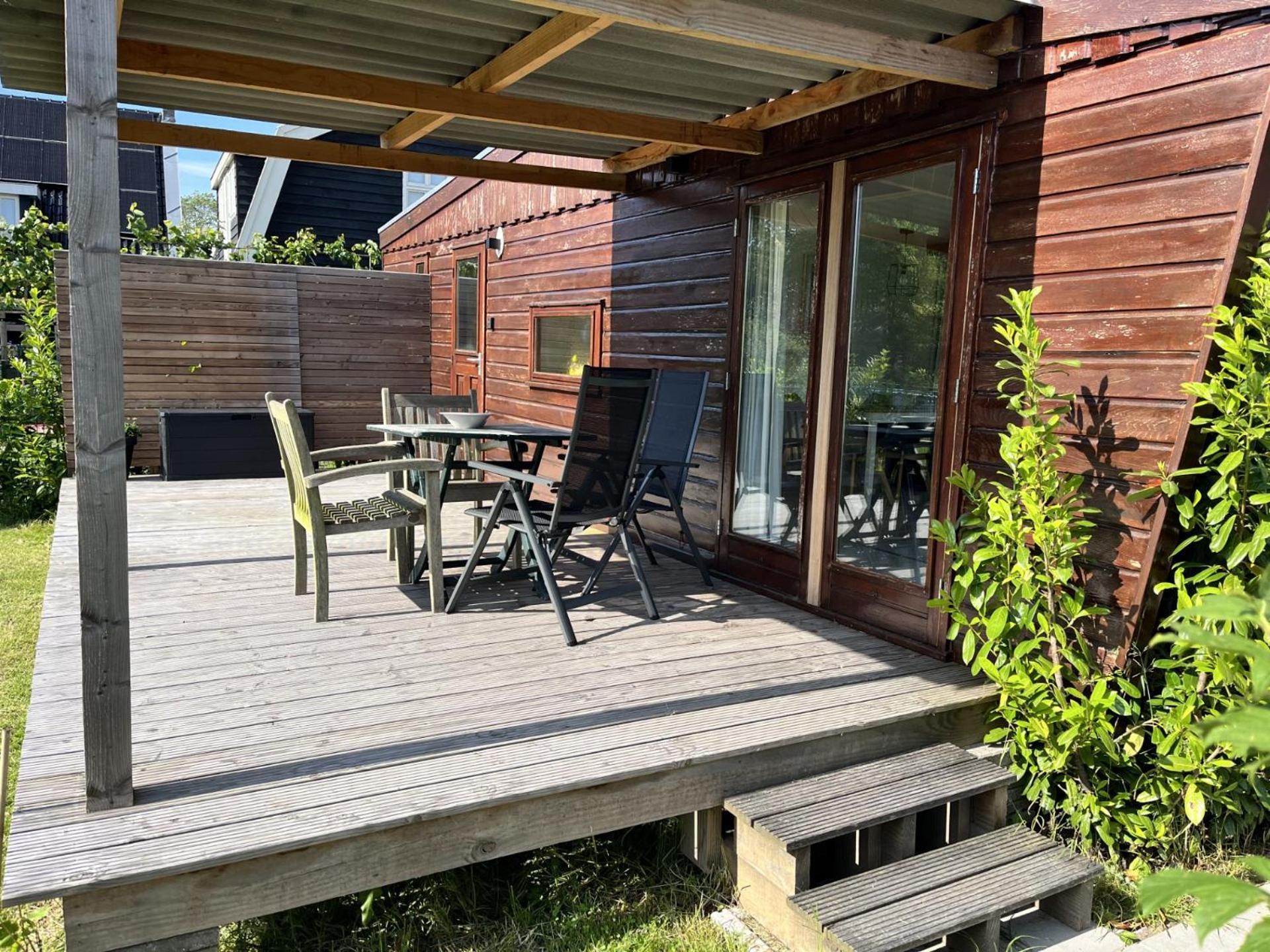 Vrijstaand Chalet Met Veel Buitenruimte En Veranda Zuid-Scharwoude Dış mekan fotoğraf